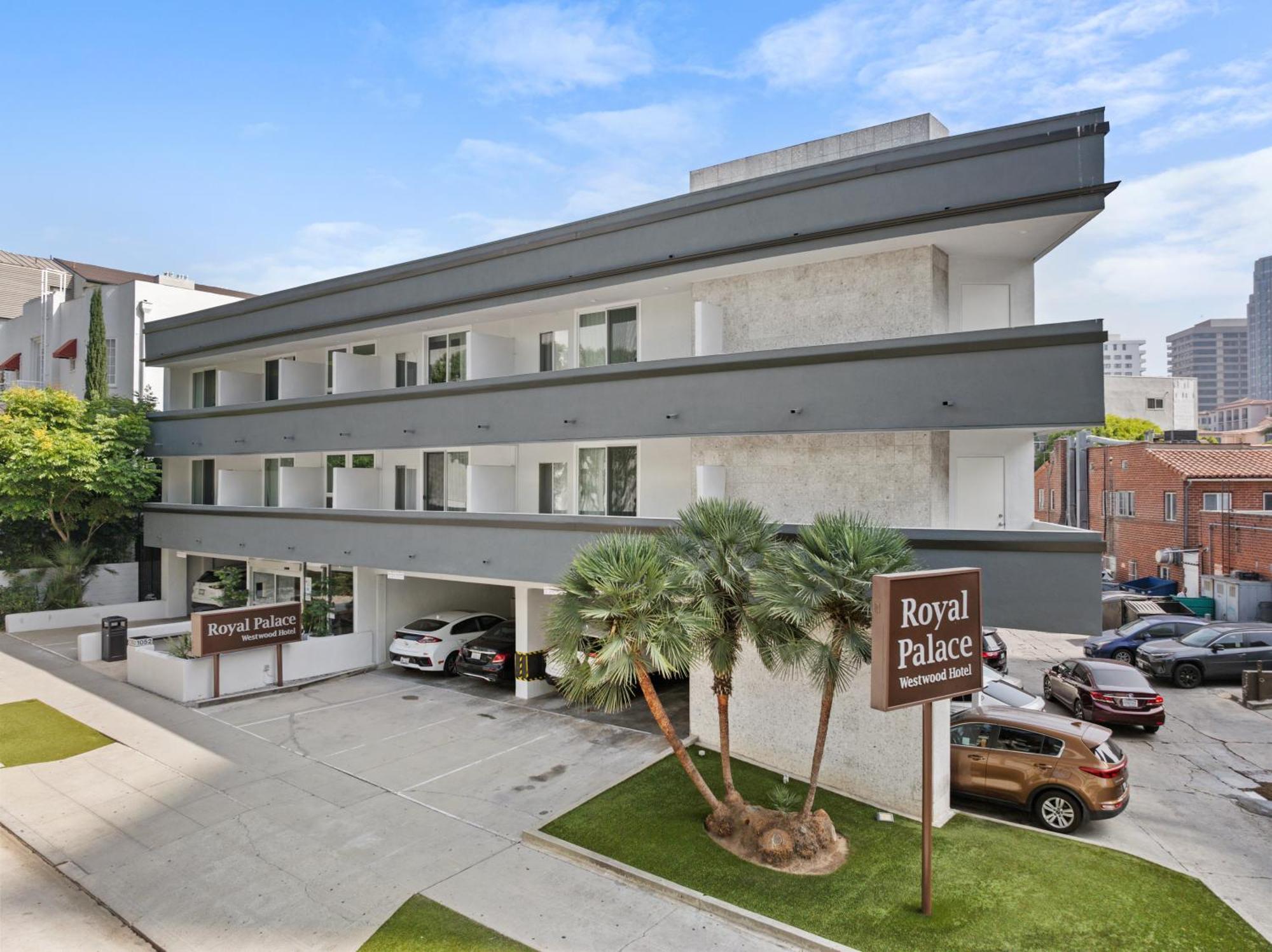 Royal Palace Westwood Hotel 3*