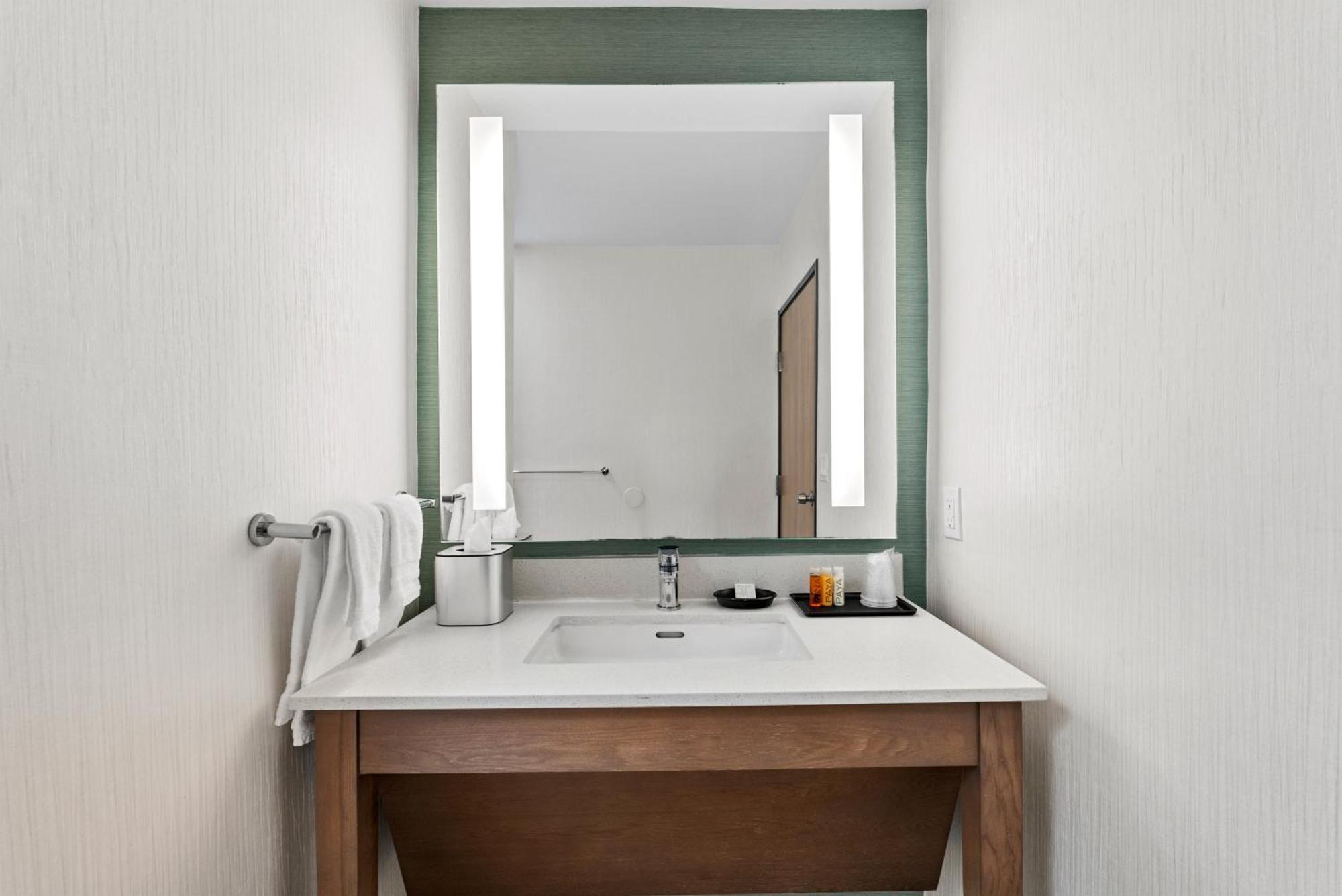 Hotel Royal Palace Westwood 3*